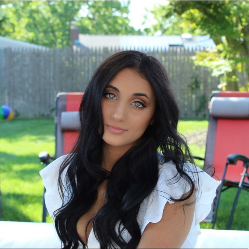 Meet your Posher, Bella